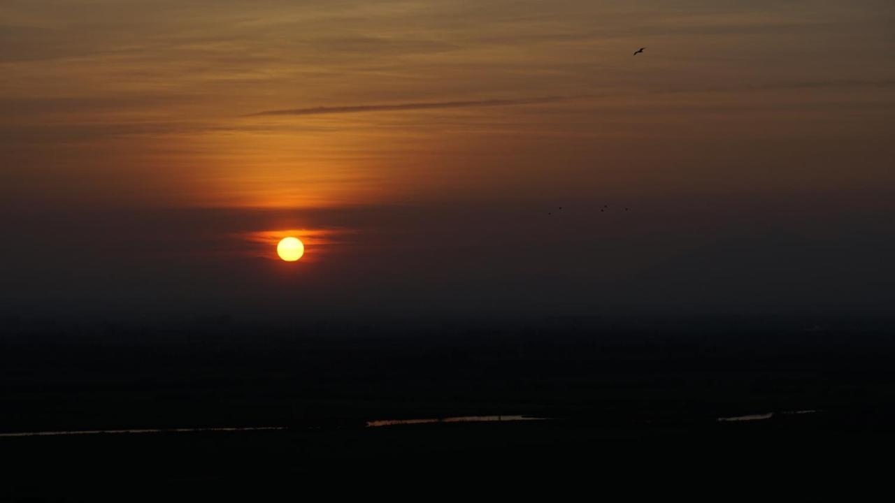 Les Couchers De Soleil A Empuriabrava Exterior foto